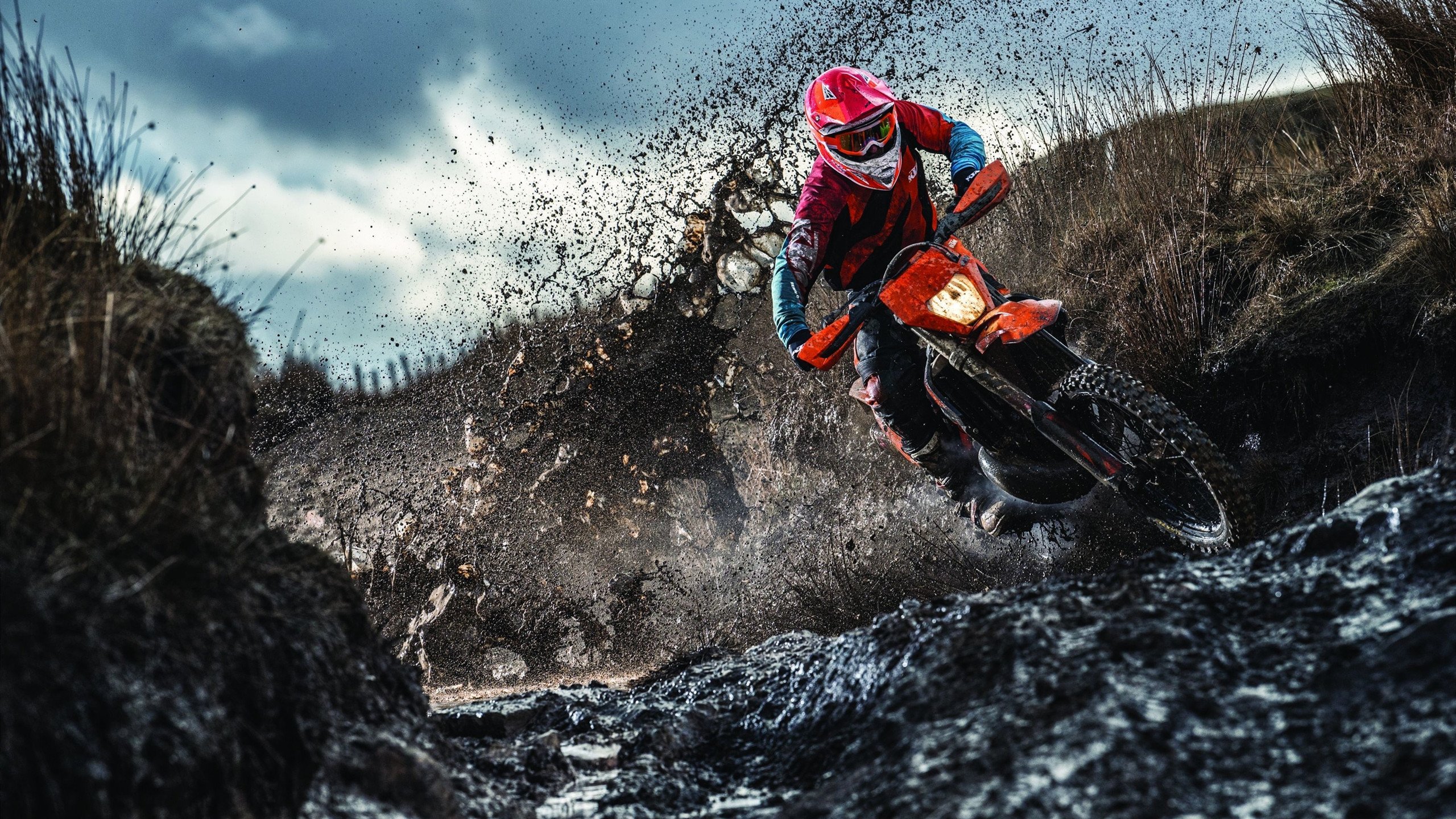 “足球公益项目助推乡村足球，普及全民运动”，农村足球比赛